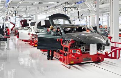 馬斯克公開反駁汽車工人聯合會 特斯拉工廠待遇優越，無需工會介入